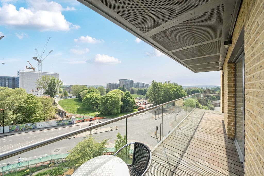 Property photo 3 of 17 Balcony