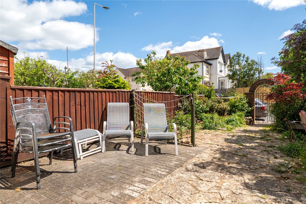 Property photo 2 of 16 Front Garden