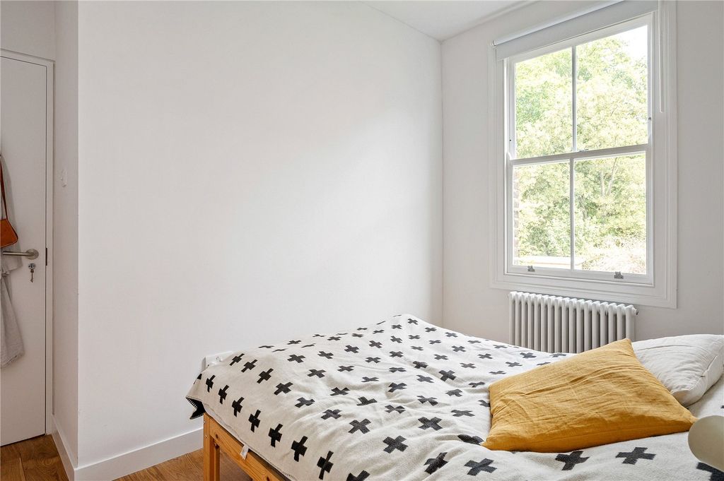 Property photo 3 of 17 Picture No. 24