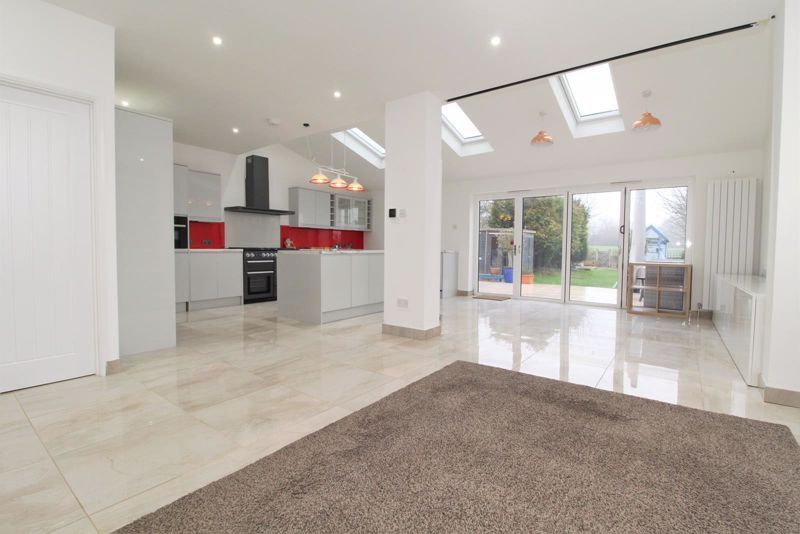 Property photo 2 of 14 Photo 5