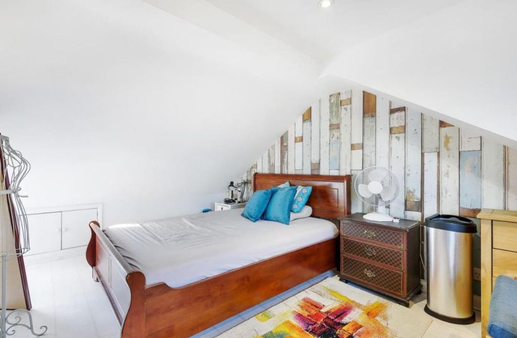 Property photo 3 of 11 Cr5.Png