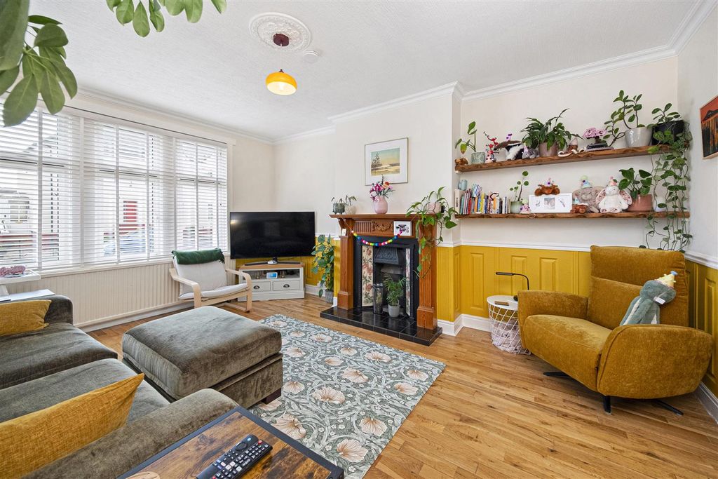 Property photo 2 of 19
