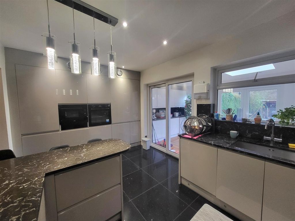 Property photo 2 of 19 Kitchen