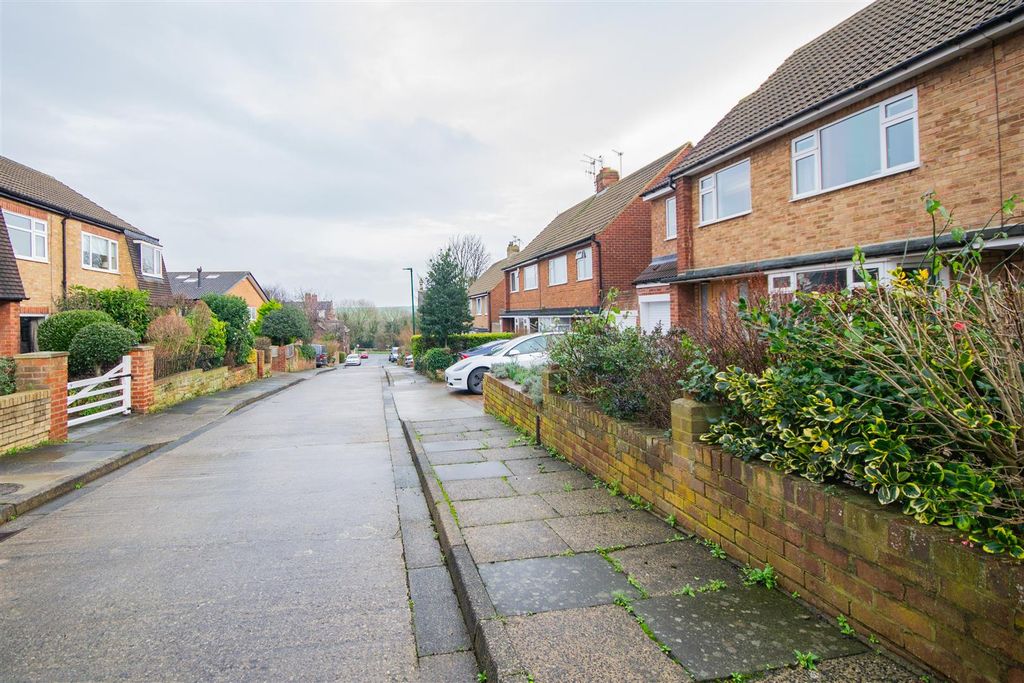 Property photo 1 of 25