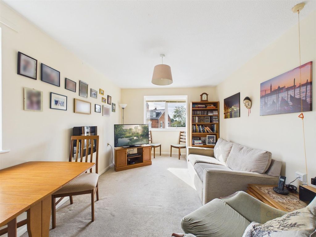 Property photo 3 of 12