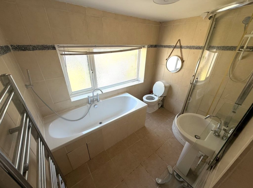 Property photo 3 of 26 Bathroom