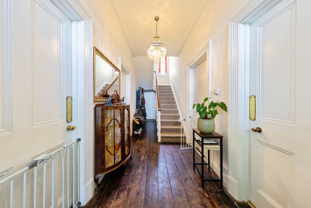 Property photo 3 of 34 Pbox-Img.Jpg