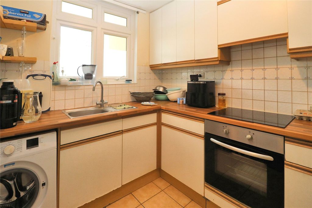 Property photo 2 of 10 Picture No. 11