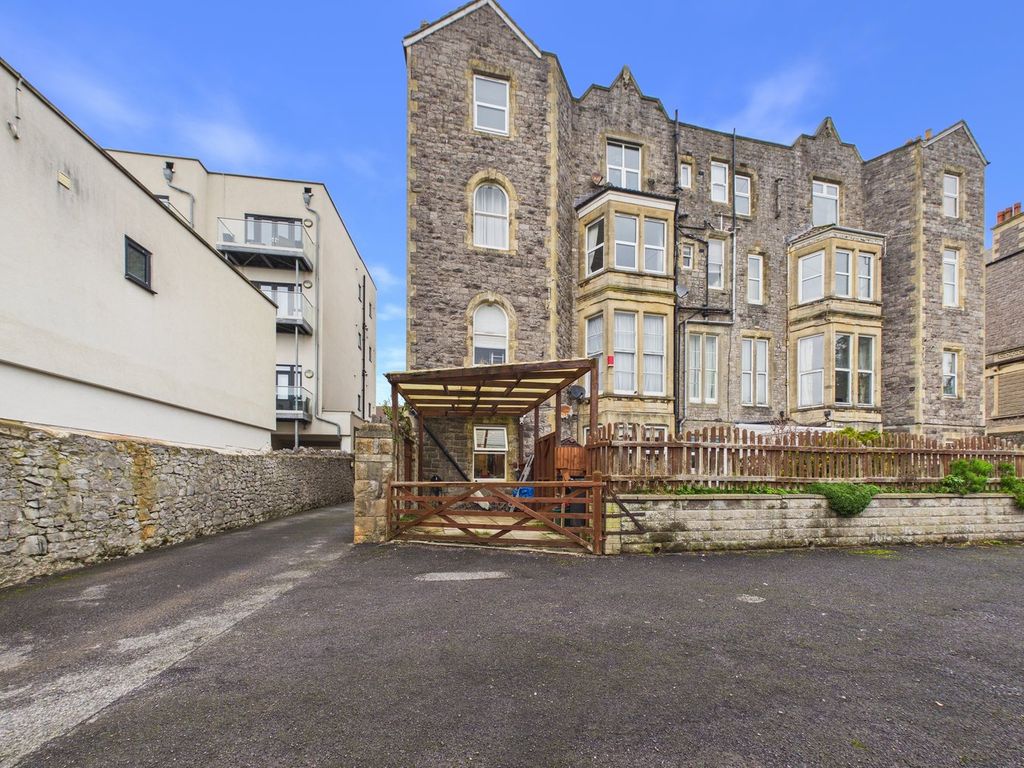 Property photo 2 of 24