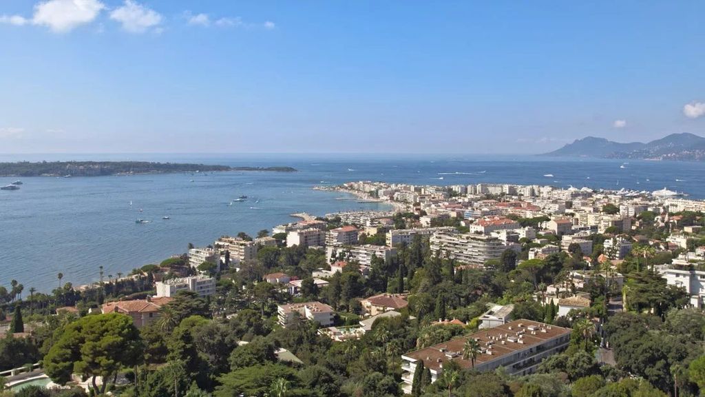 Property photo 2 of 30