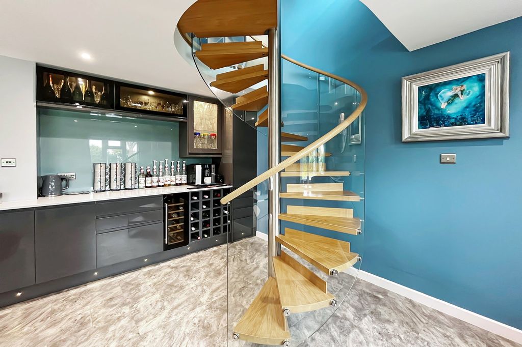 Property photo 3 of 30 Picture No. 75