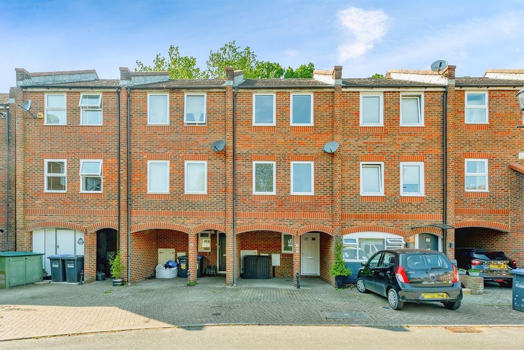 Property photo 1 of 10