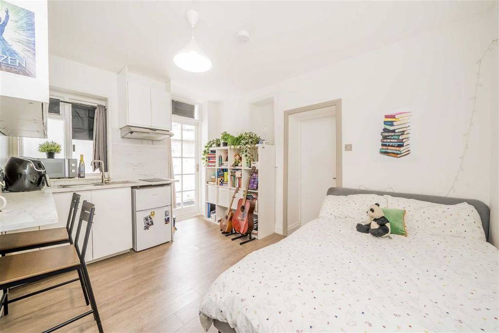 Property photo 1 of 5