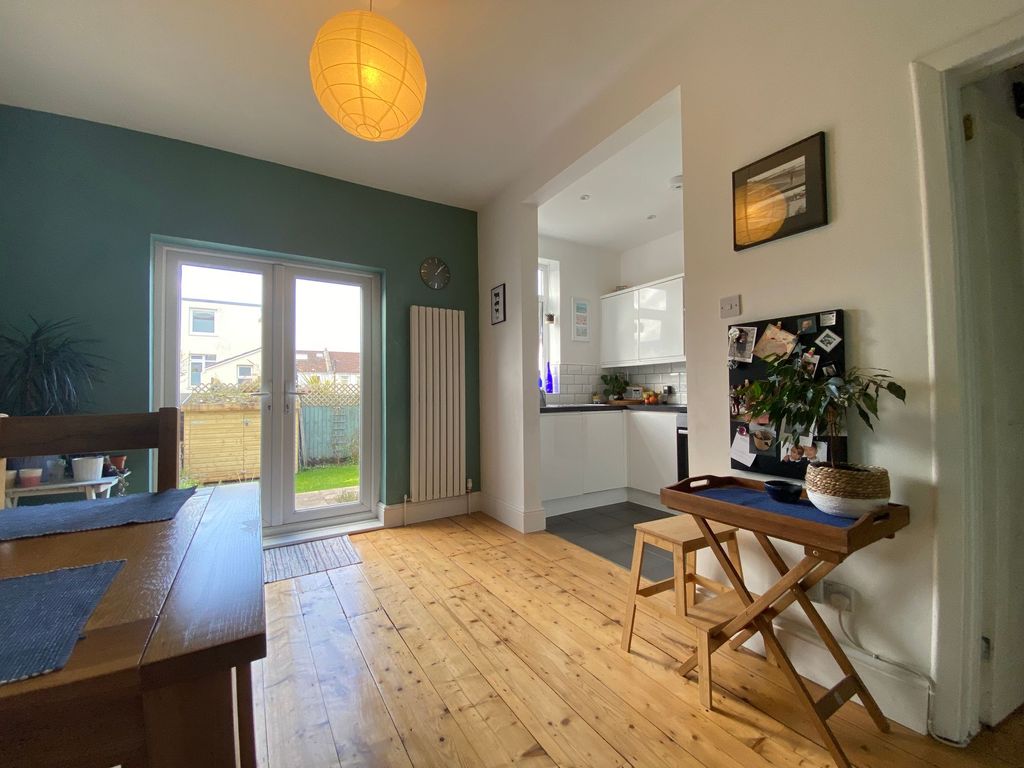 Property photo 3 of 12 Photo 6