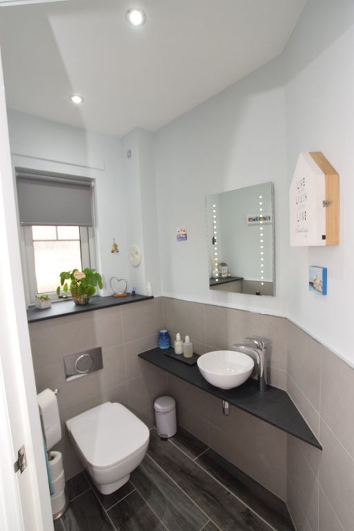 Property photo 2 of 24