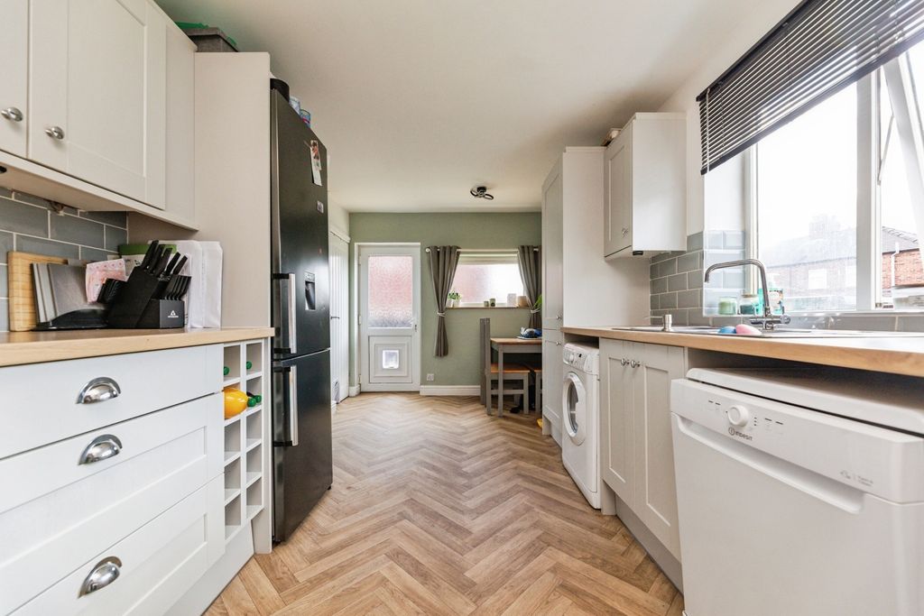 Property photo 3 of 22 Pbox-Img.Jpg