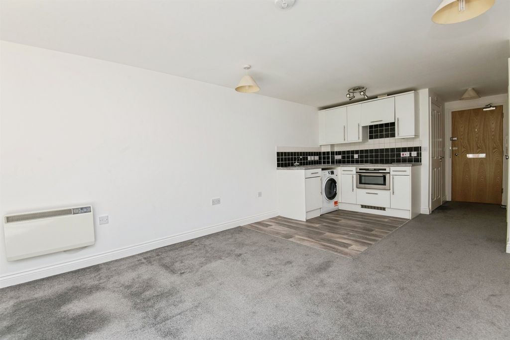 Property photo 3 of 15