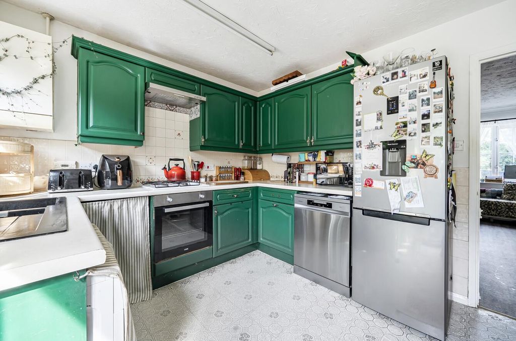 Property photo 3 of 15 15 Rye Close (4).Jpg