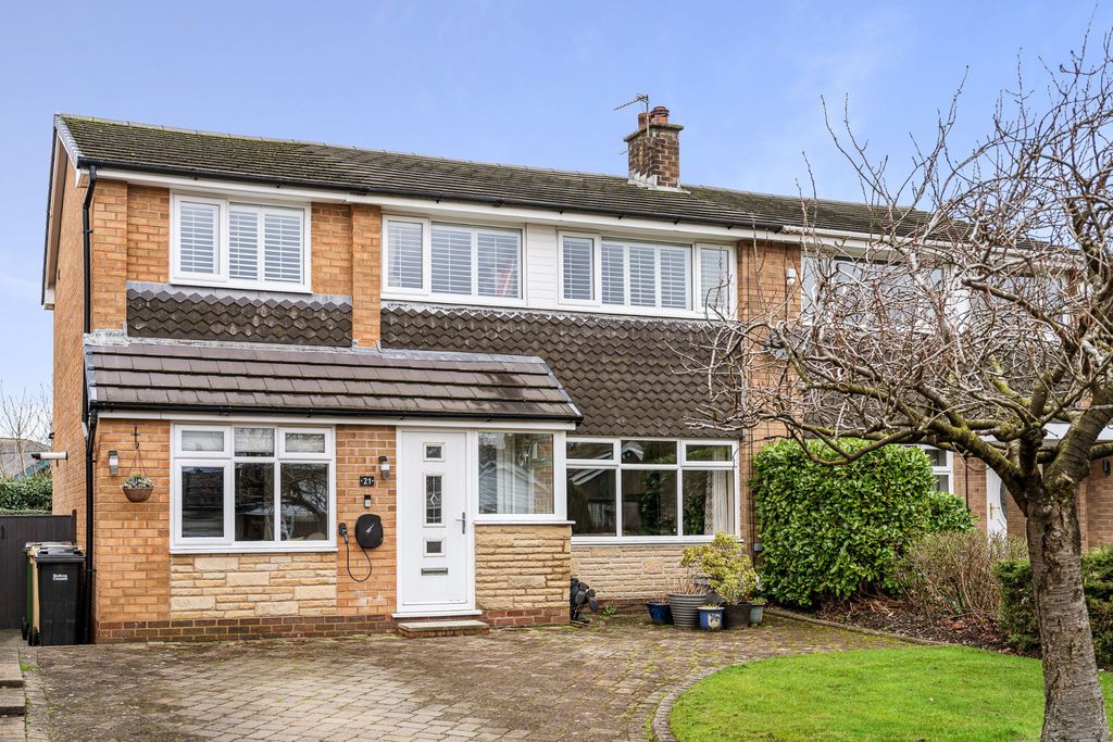 Property photo 1 of 30 Photograph 3