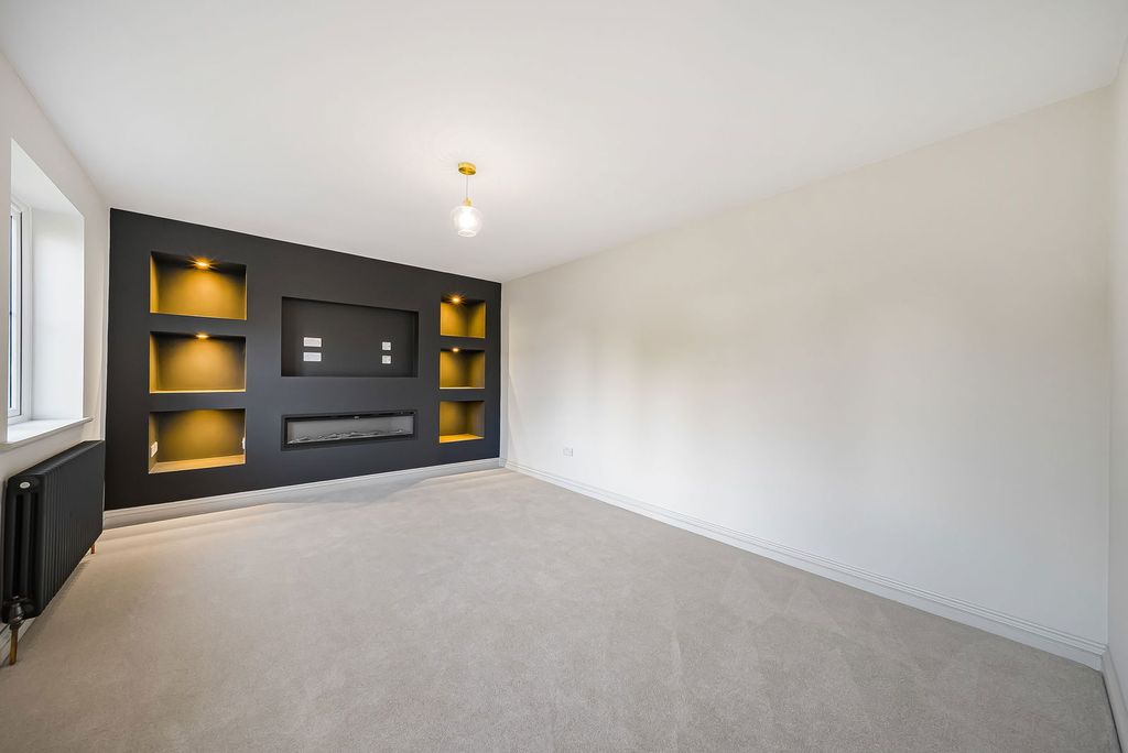 Property photo 3 of 64