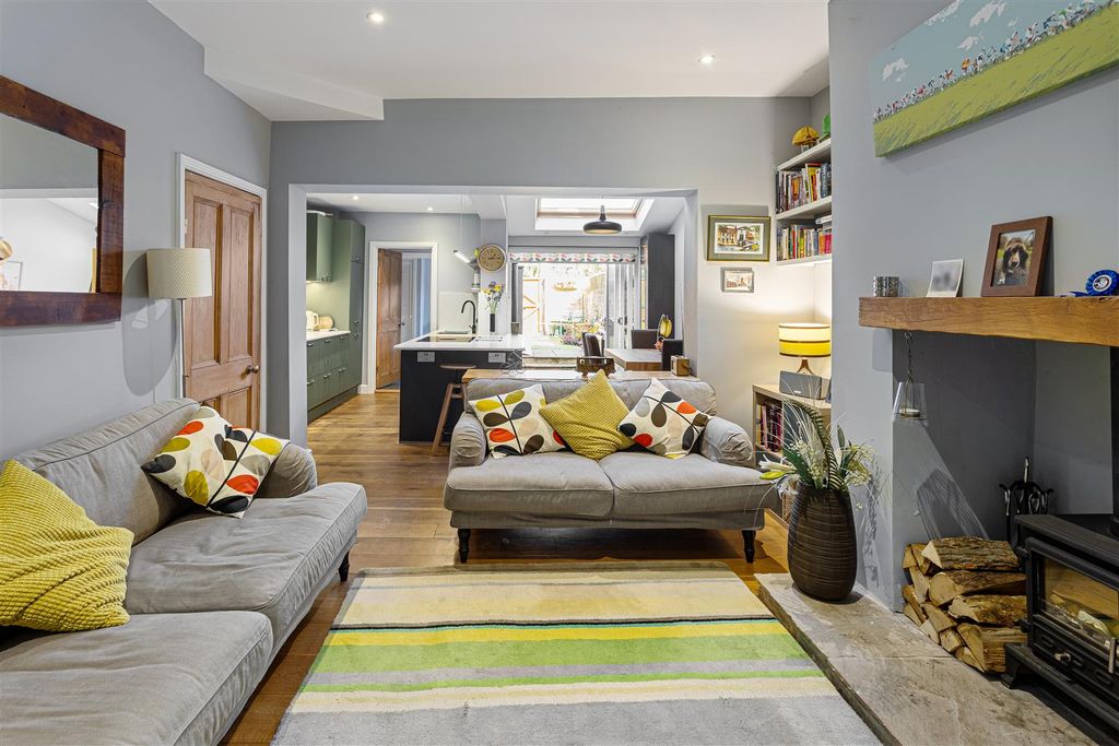 Property photo 2 of 37 34_Nunthorpe_Road_10.Jpg
