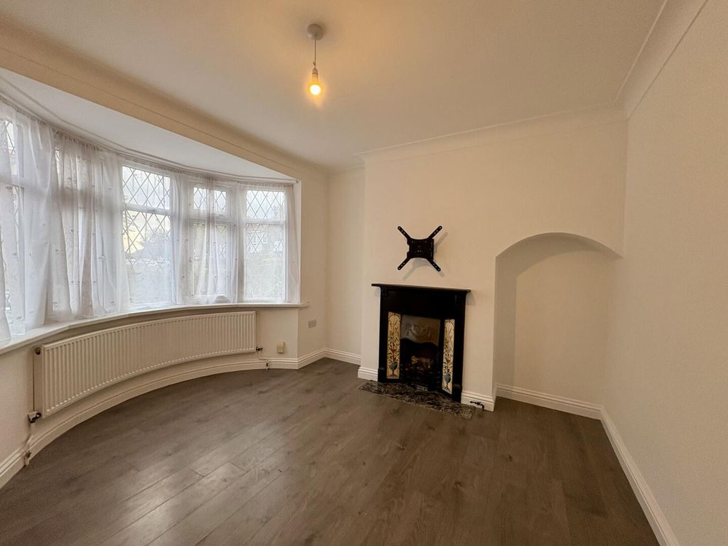 Property photo 2 of 10 Living Room
