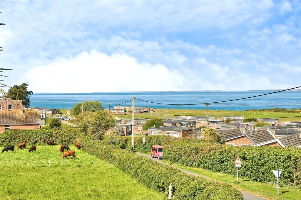 Property photo 3 of 28 Sea Views
