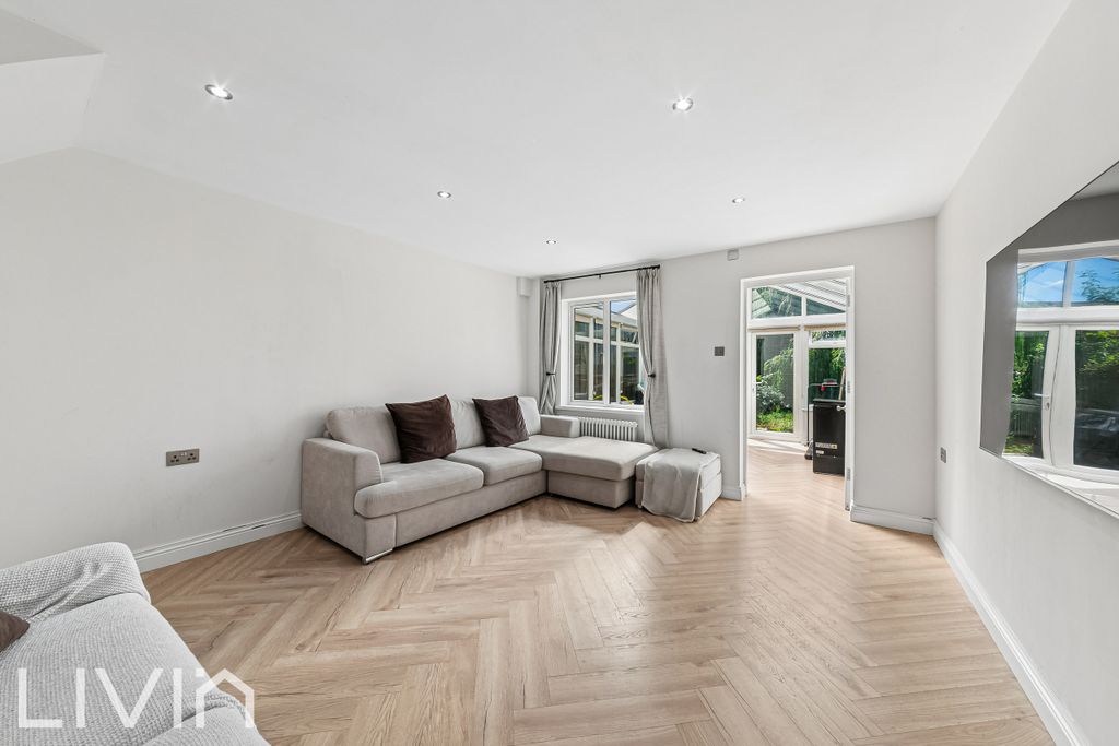 Property photo 3 of 10 Adams Way 83 -6