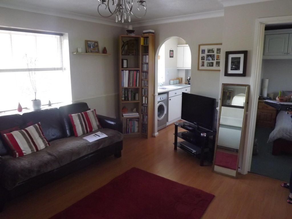 Property photo 2 of 6 Living Room