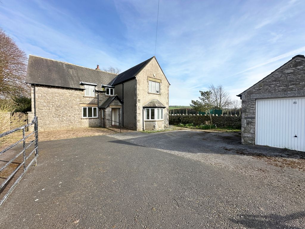 Property photo 1 of 25