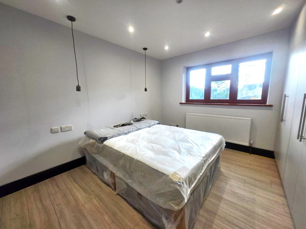 Property photo 1 of 3