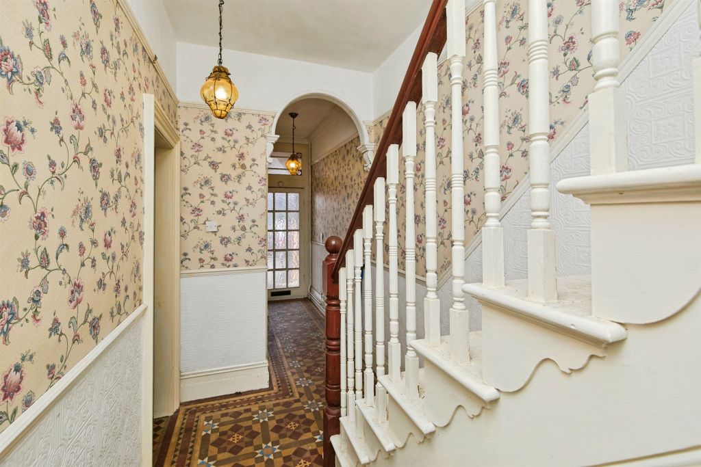 Property photo 2 of 14