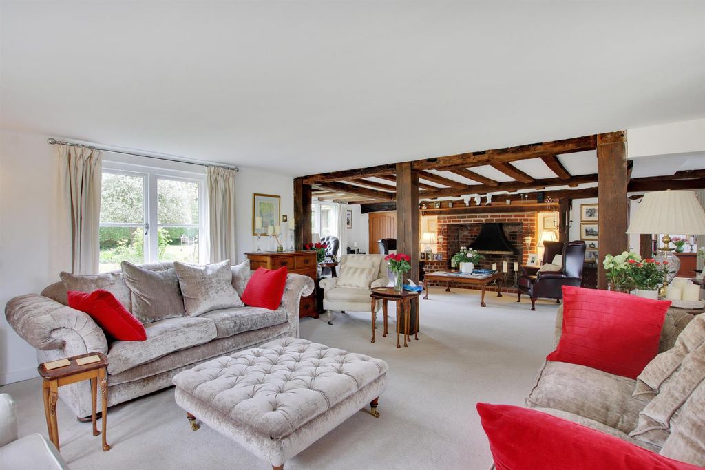 Property photo 2 of 26 Sitting Room