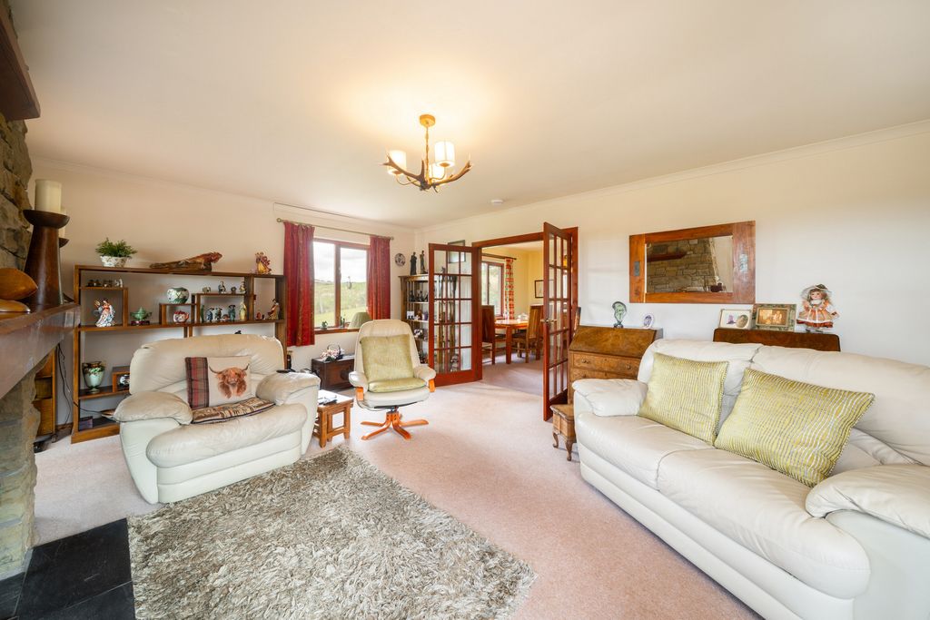 Property photo 3 of 31 Photo 12