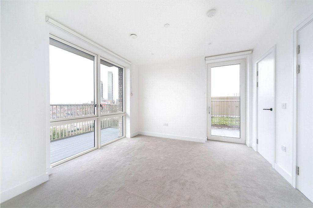 Property photo 3 of 10 Picture No. 08