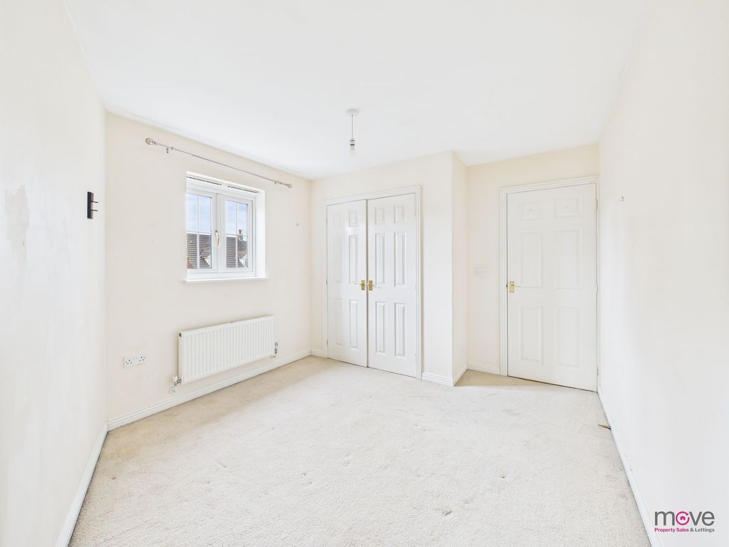 Property photo 2 of 32