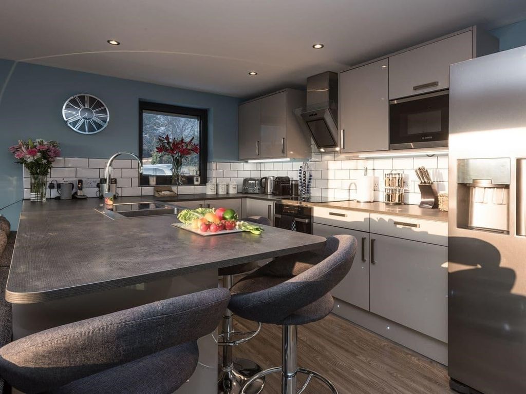 Property photo 2 of 3