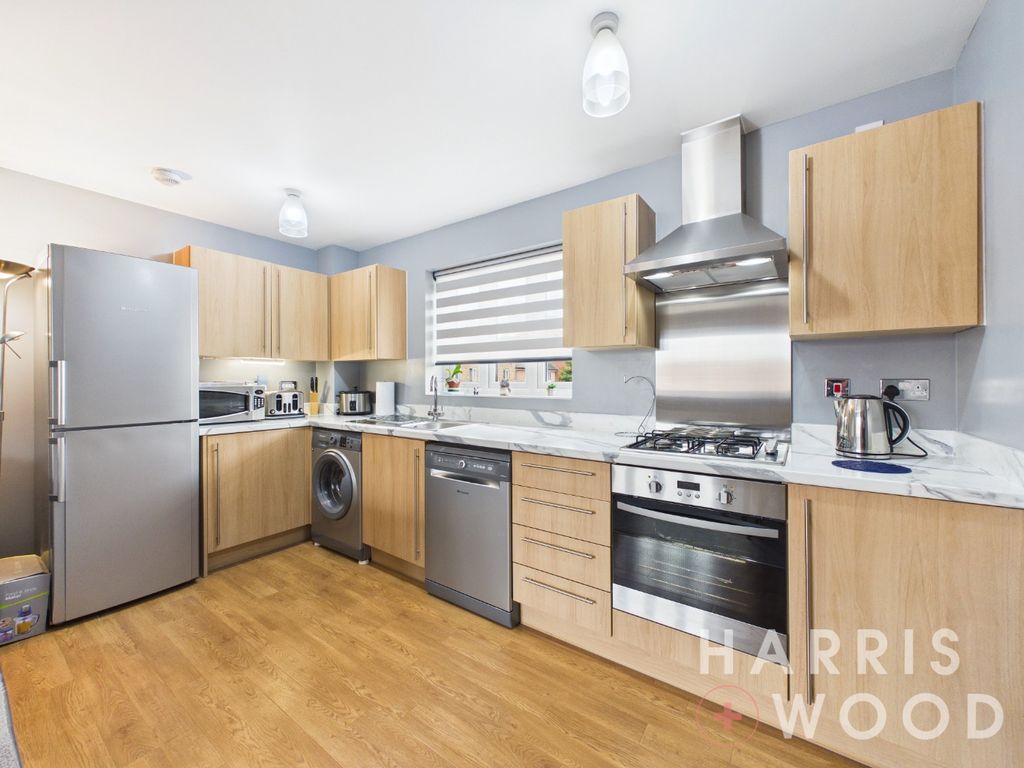 Property photo 2 of 16 5325853