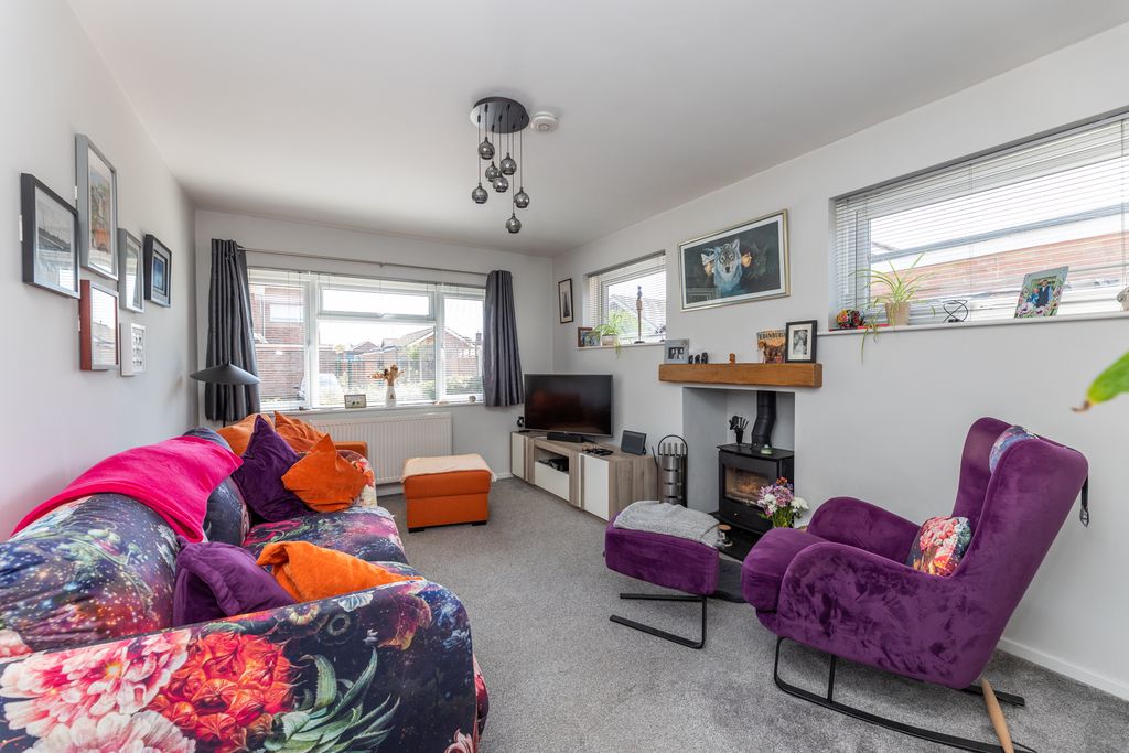 Property photo 2 of 11