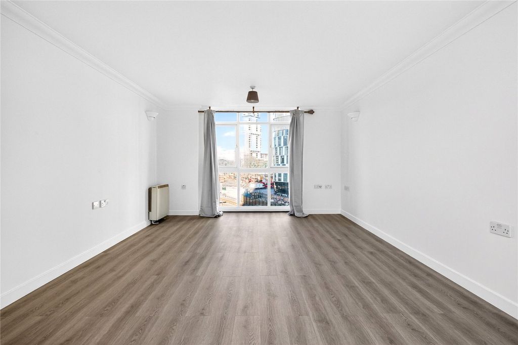 Property photo 1 of 20 Reception Room
