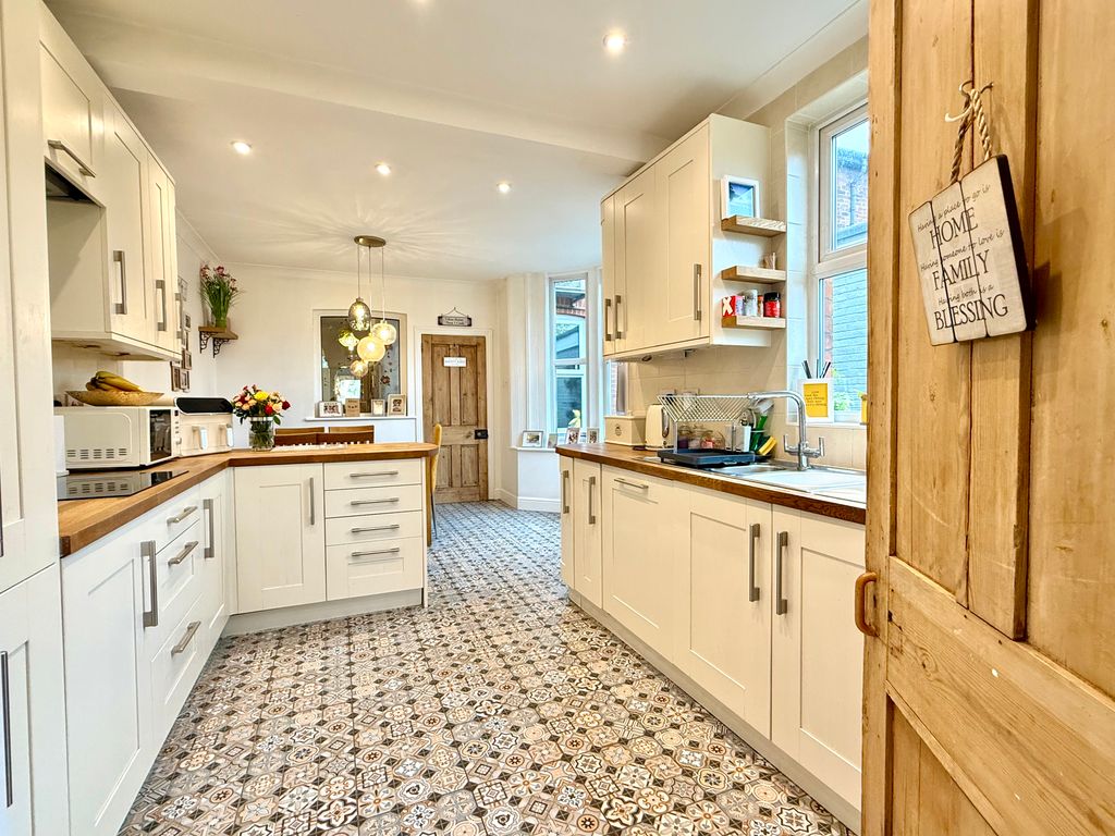 Property photo 3 of 36