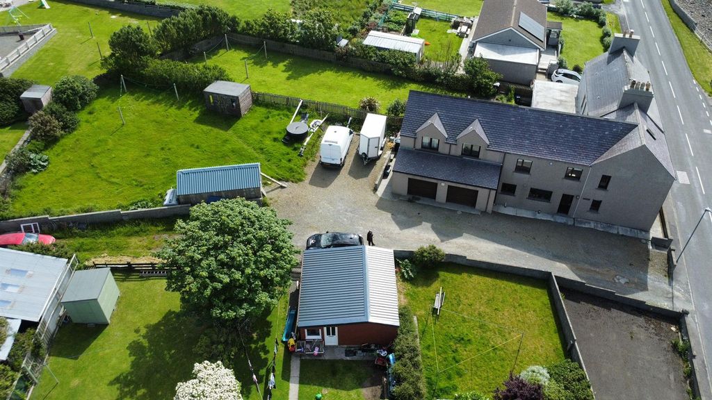 Property photo 2 of 37