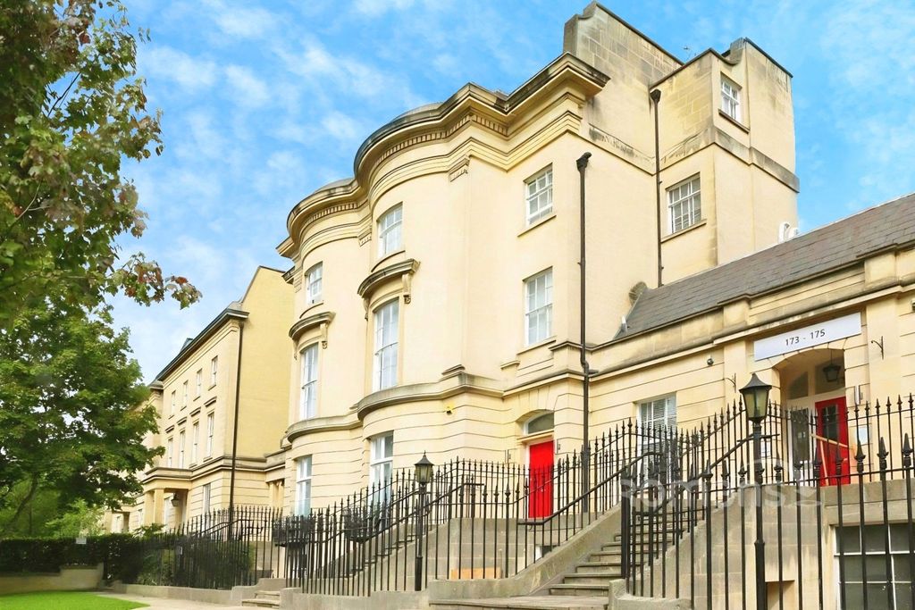 Property photo 1 of 8 Pbox-Img.Jpeg