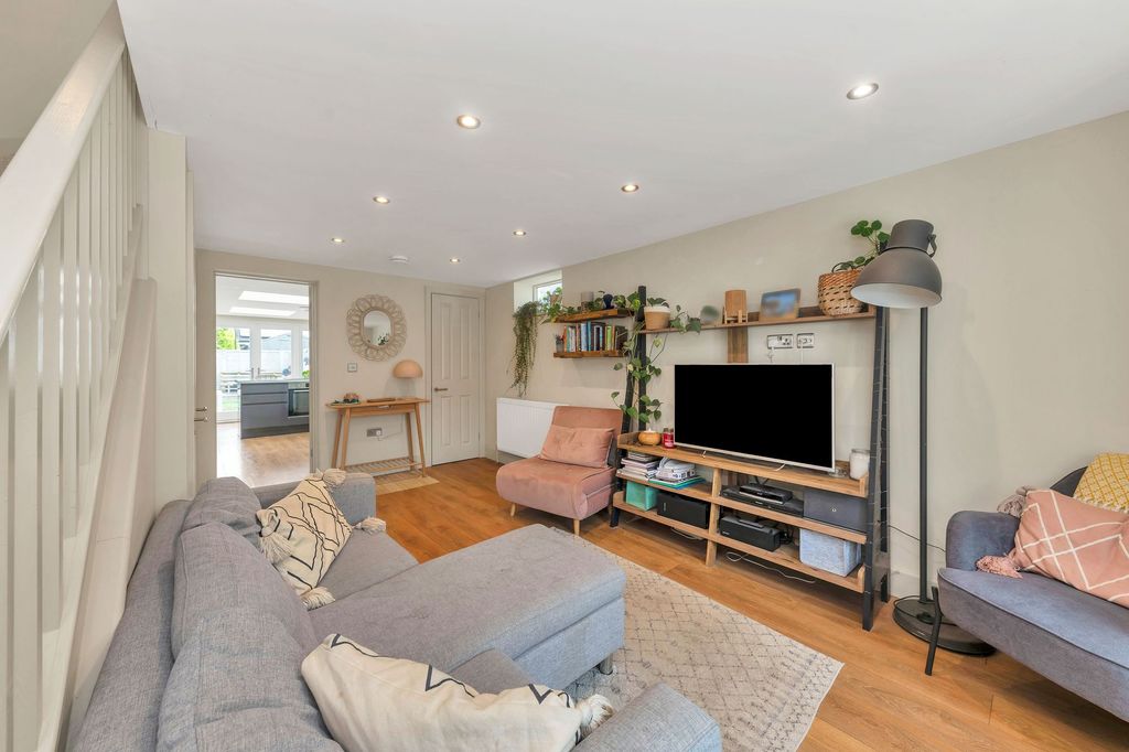 Property photo 3 of 18