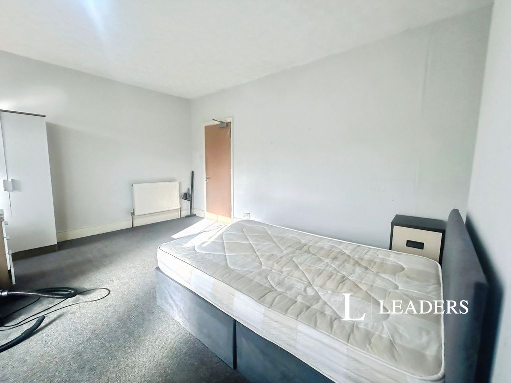 Property photo 2 of 9 4B923480-Room 202