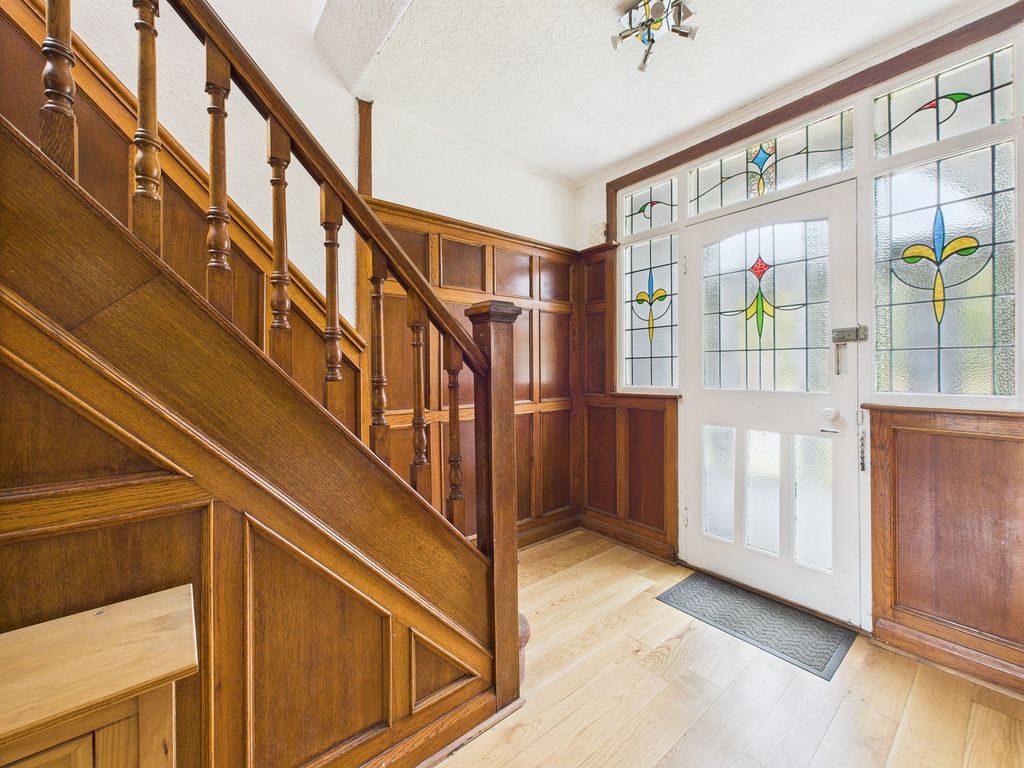 Property photo 2 of 20 Entrance Hall
