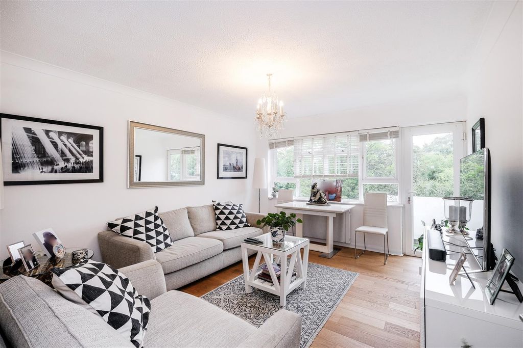 Property photo 2 of 22 18, 95 Montalt Road-11.Jpg