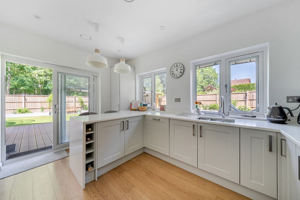 Property photo 2 of 20 1481257-6-6A3Bc2E...