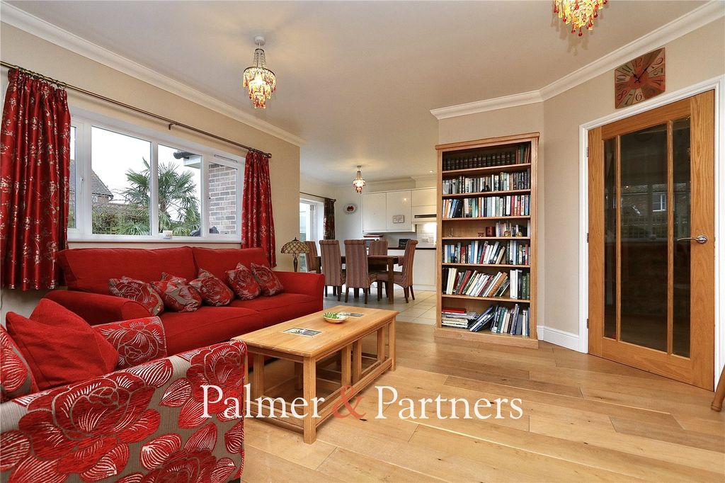 Property photo 3 of 24 Picture No. 06