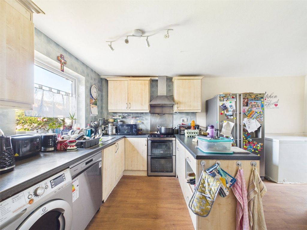 Property photo 3 of 12 Picture No. 17